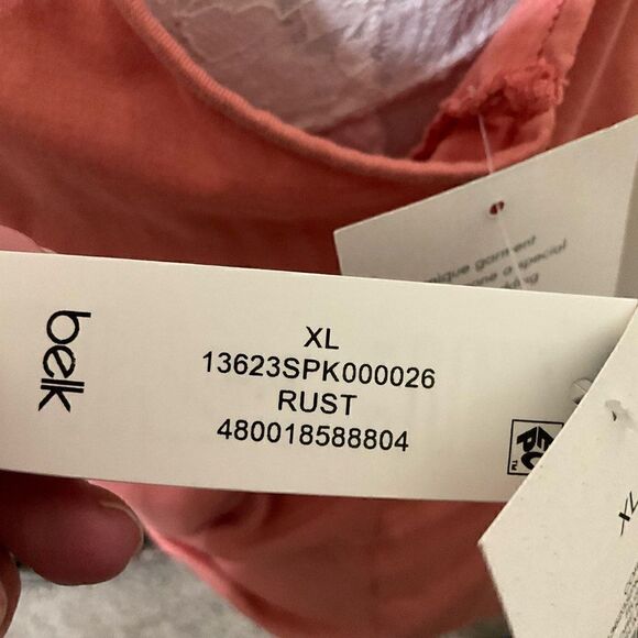 Beautiful embroidered tank   - Picture 7 of 7